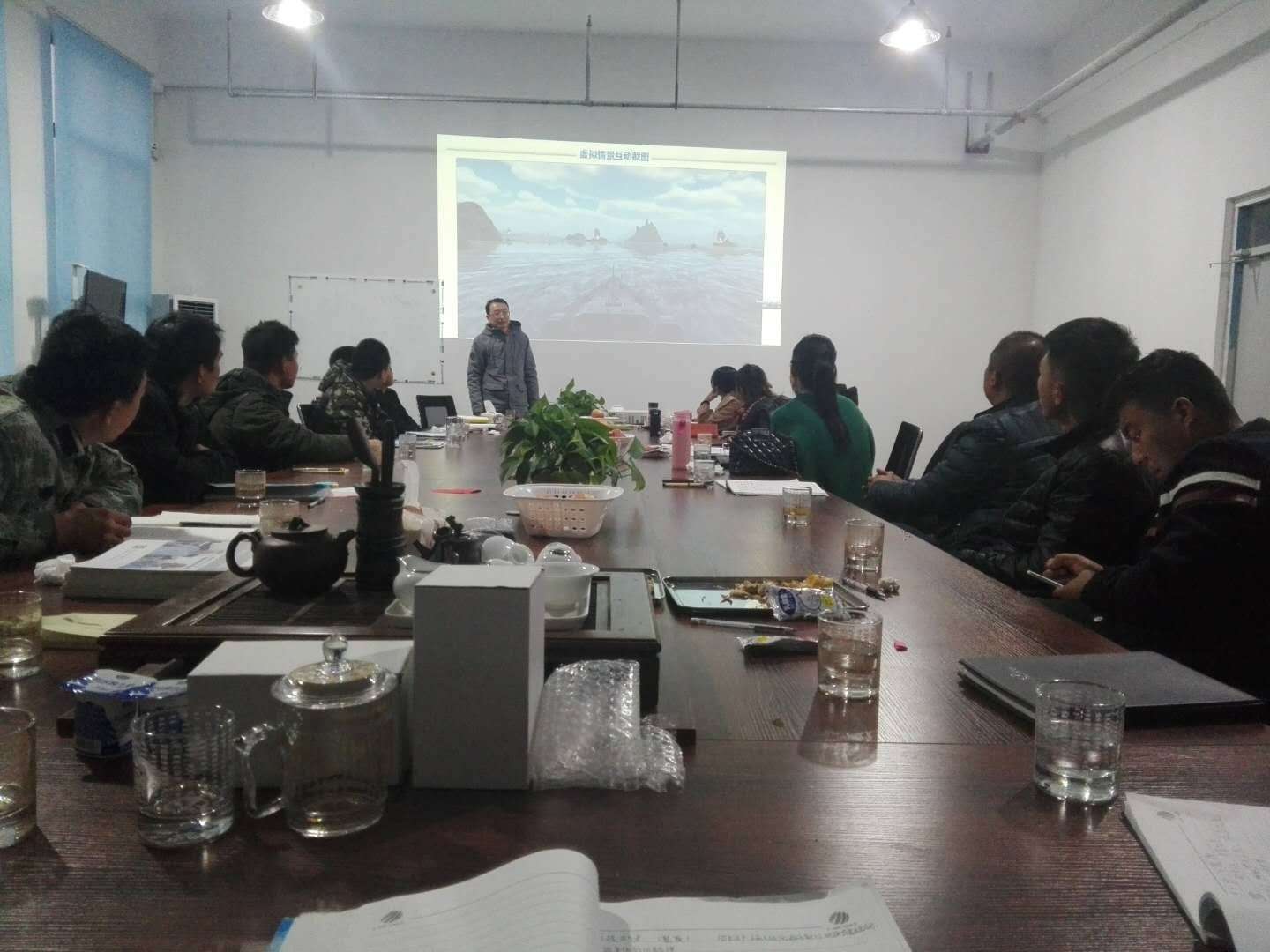 優(yōu)秀員工進行“我的海藍(lán)夢”演講 優(yōu)秀員工進行“我的海藍(lán)夢”演講